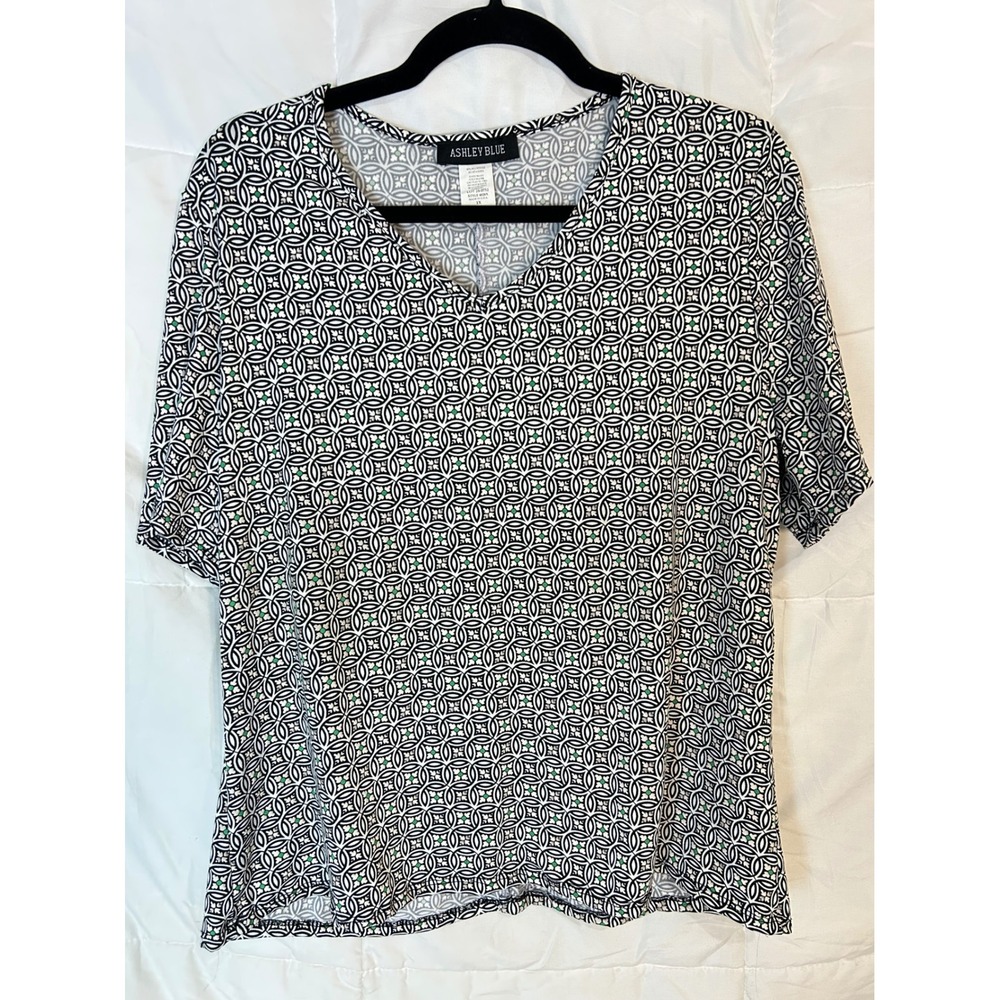 Ashley‎ Blue Women's 1X Geometric Print V Neck Short Sleeve Top Made in USA